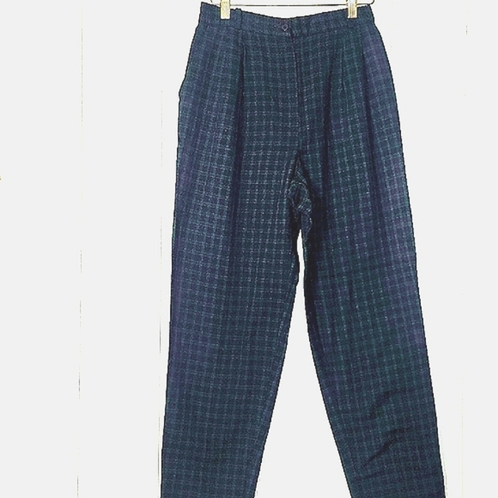 Vintage green black watch plaid high waisted pleated tailored trousers. Academia